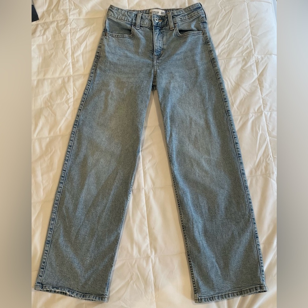 Abercrombie Kids High Rise Wide Leg Jeans - Light wash